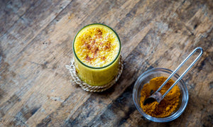 tumuric smoothie in a glass