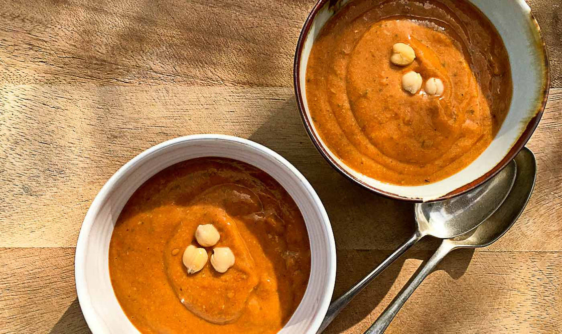 Tomato, red pepper and chickpea soup